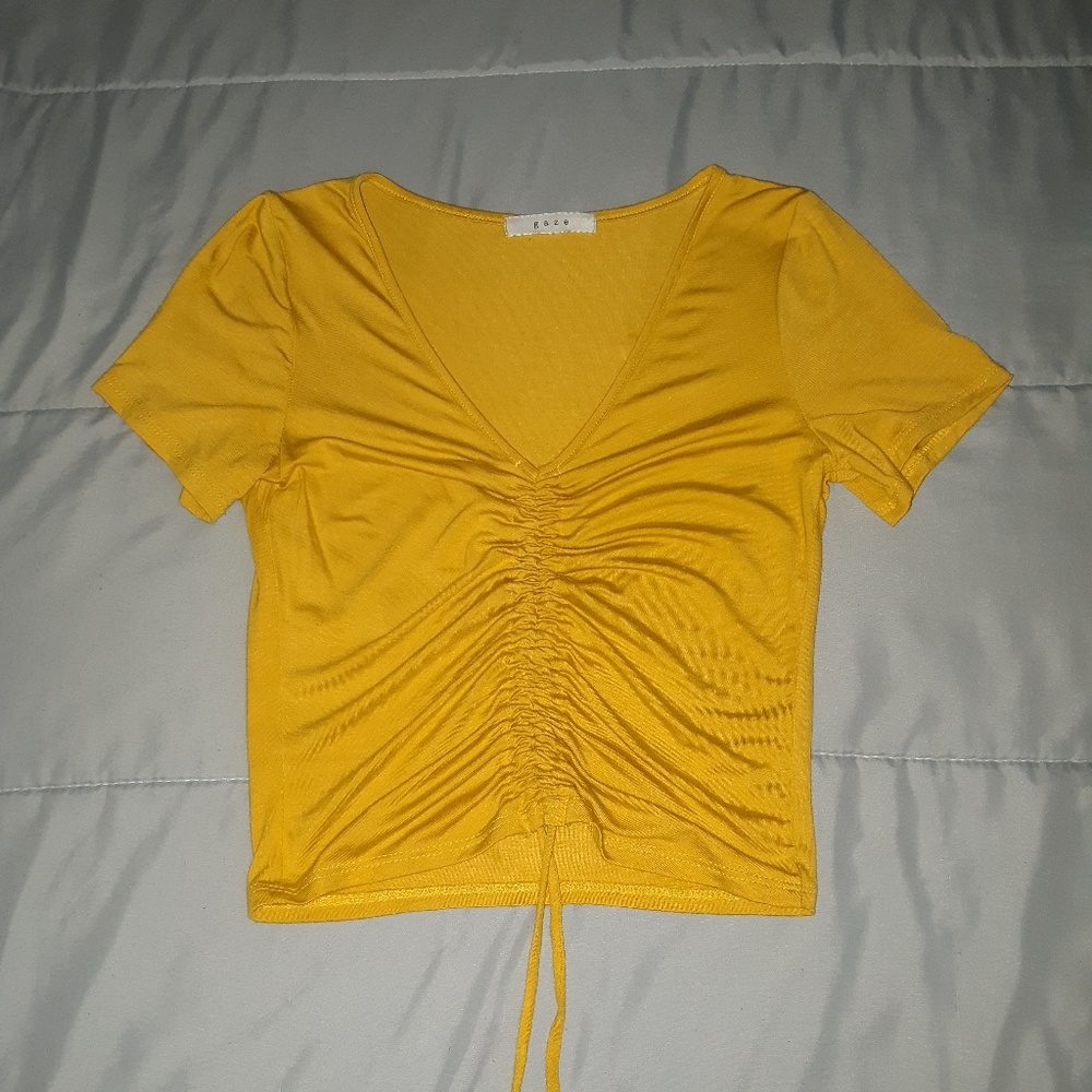 CUTE MUSTARD CROP TOP 💛